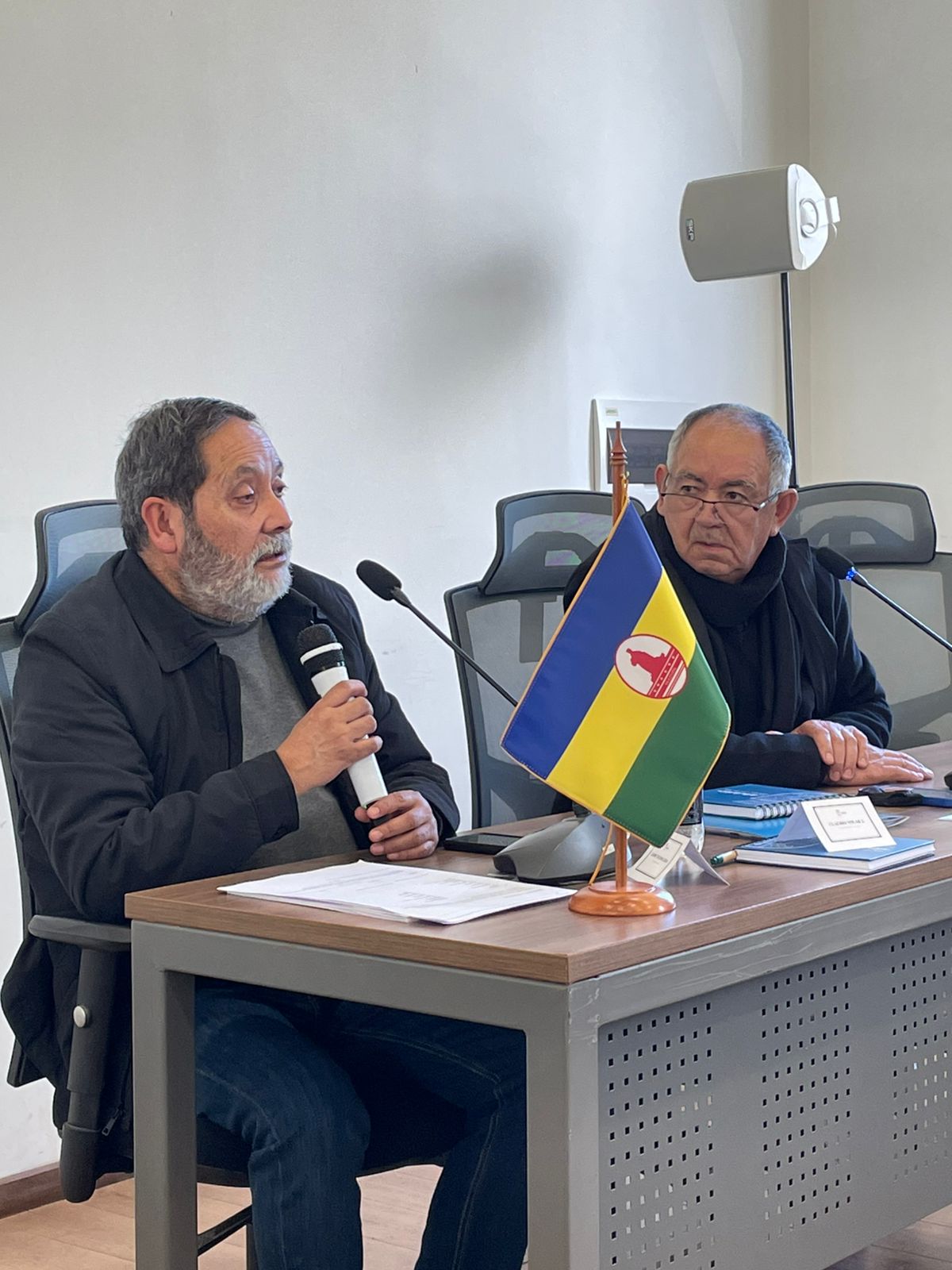 Director Ejecutivo del SLEP Puelche presenta avances del proceso de instalación del nuevo servicio local ante miembros de AMCORDI